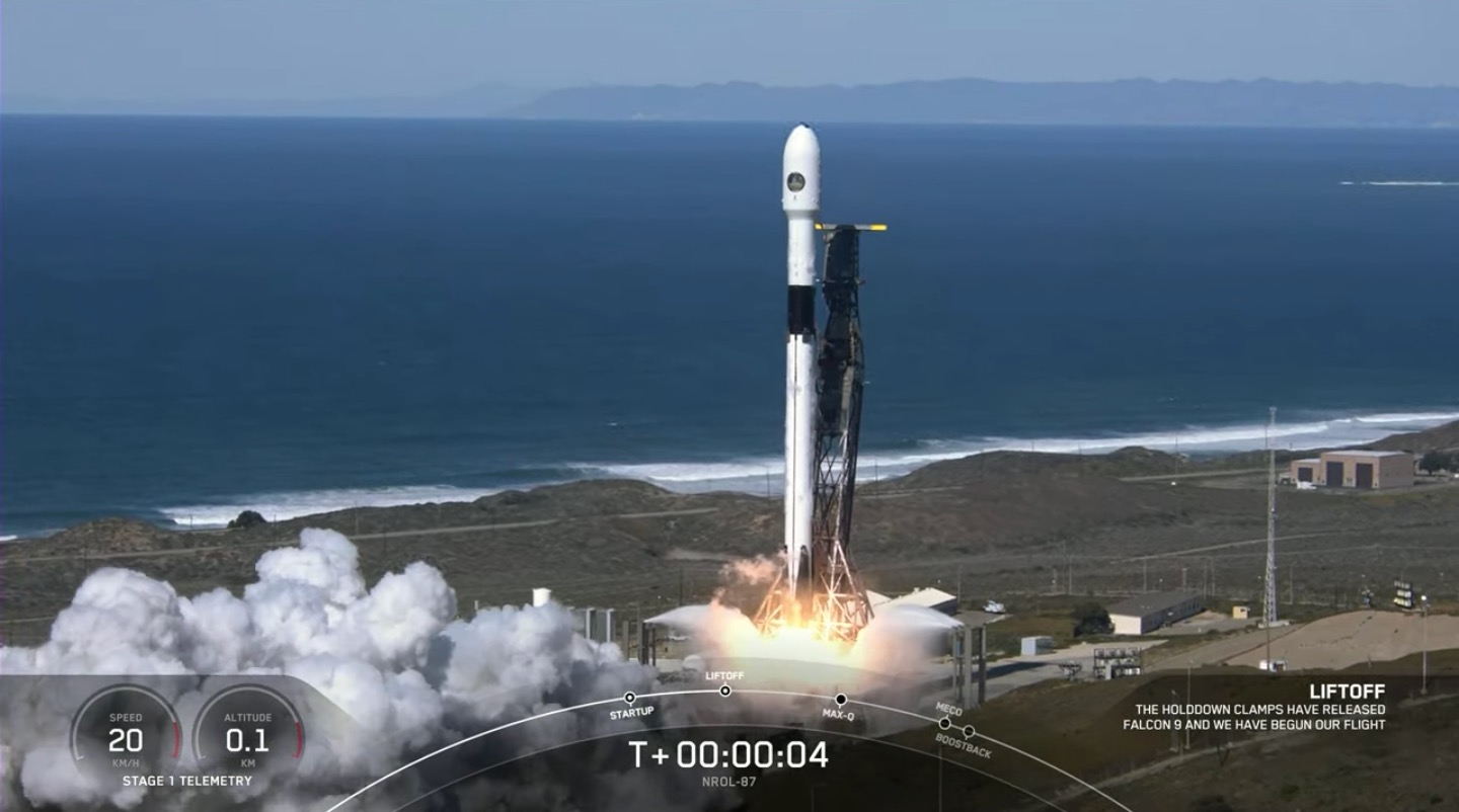 Governo dos EUA envia satélite espião em lançamento da SpaceX