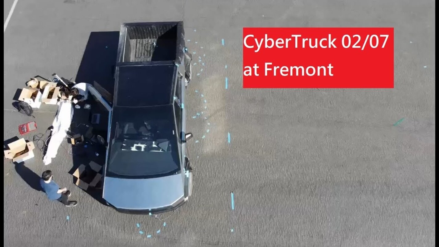 Protótipo da Cybertruck foi flagrado por drone que sobrevoou a fábrica da Tesla, confira