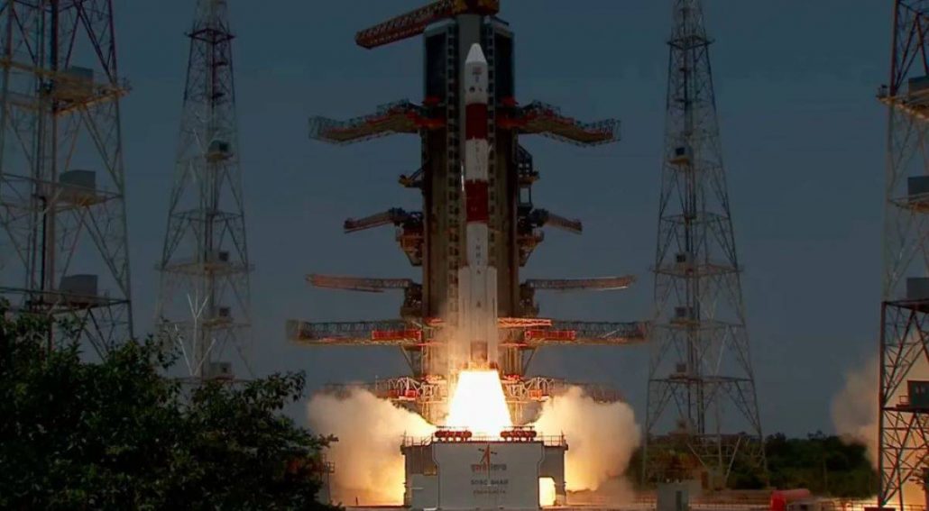 Índia lança sonda espacial para estudar o sol, após êxito lunar