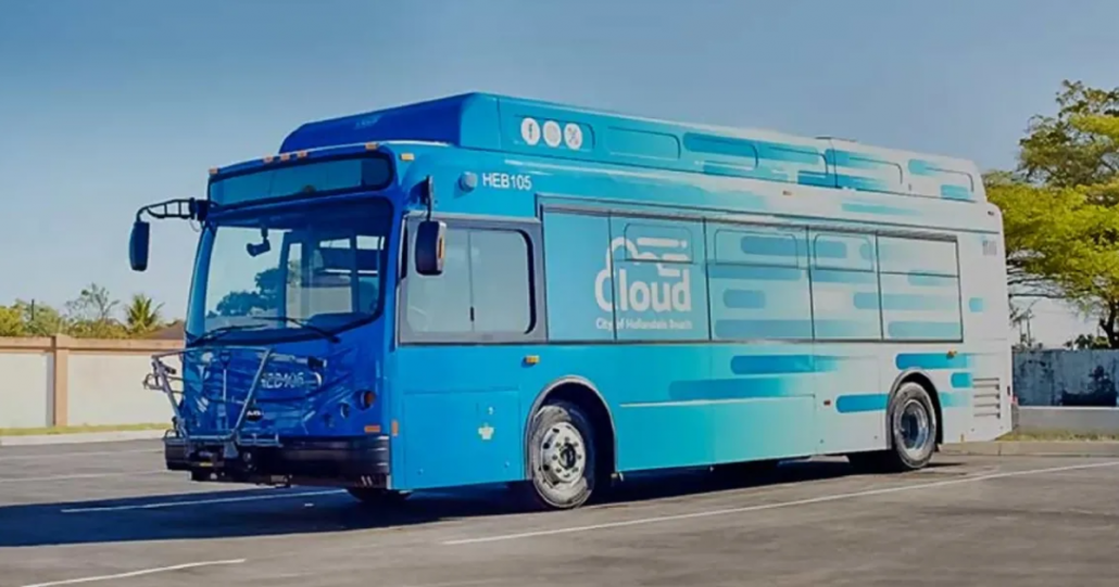 Cidade praiana da Flórida lança primeira frota totalmente elétrica de ônibus