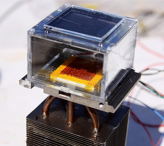 Cientistas-criaram-equipamento-solar-que-retira-agua-do-ar.