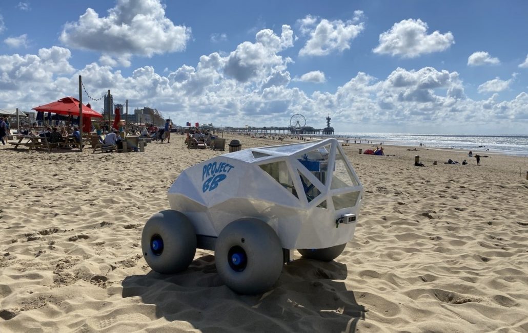 Robô autônomo utiliza IA para limpar todas as bitucas das praias