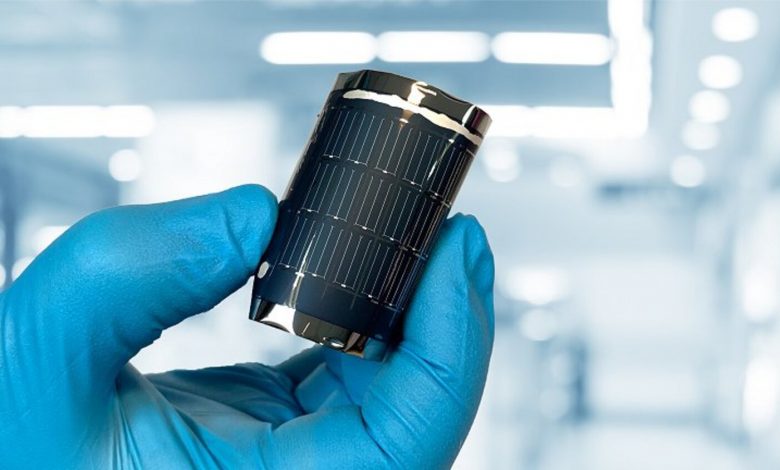 Nova célula solar flexível bate recorde histórico de eficiência