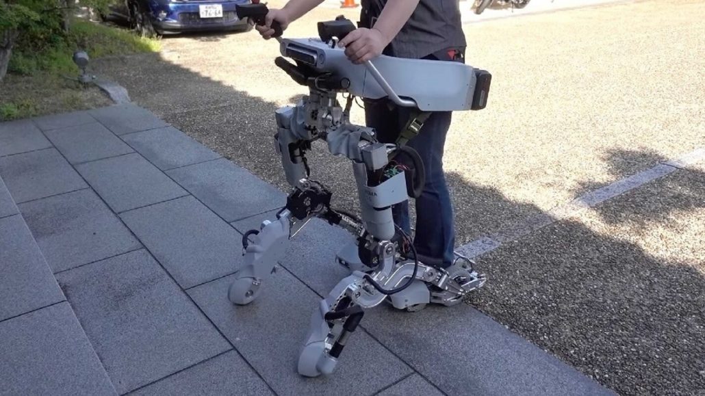 Exoesqueleto high tech se transforma em scooter para ajudar operários
