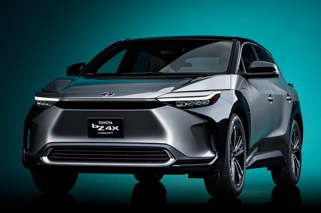 Primeira SUV 100% elétrica da Toyota conta com painéis solares e chega nas ruas ainda esse ano