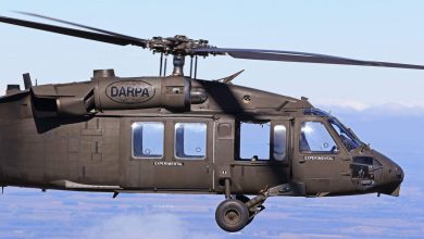 Helicóptero do exército americano realiza voo de 30 minutos sem piloto