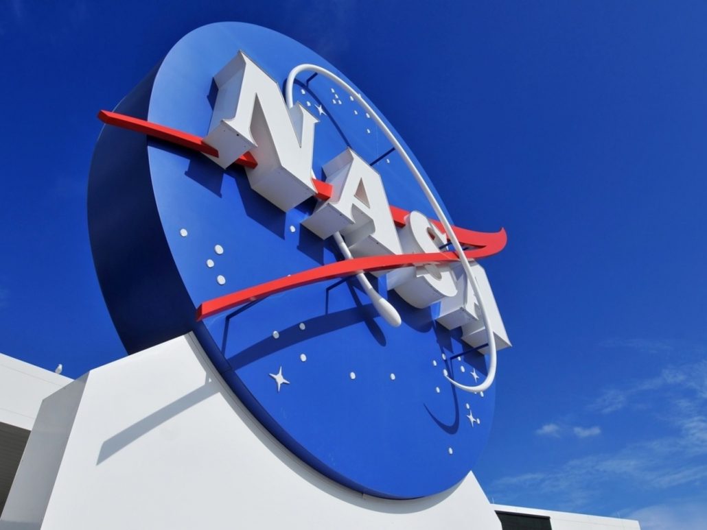 NASA alerta perigos de interferência dos satélites da Starlink na detecção de asteroides