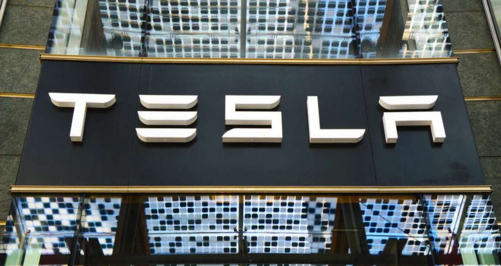 Tesla firma acordo para comprar níquel do Brasil por conta da guerra