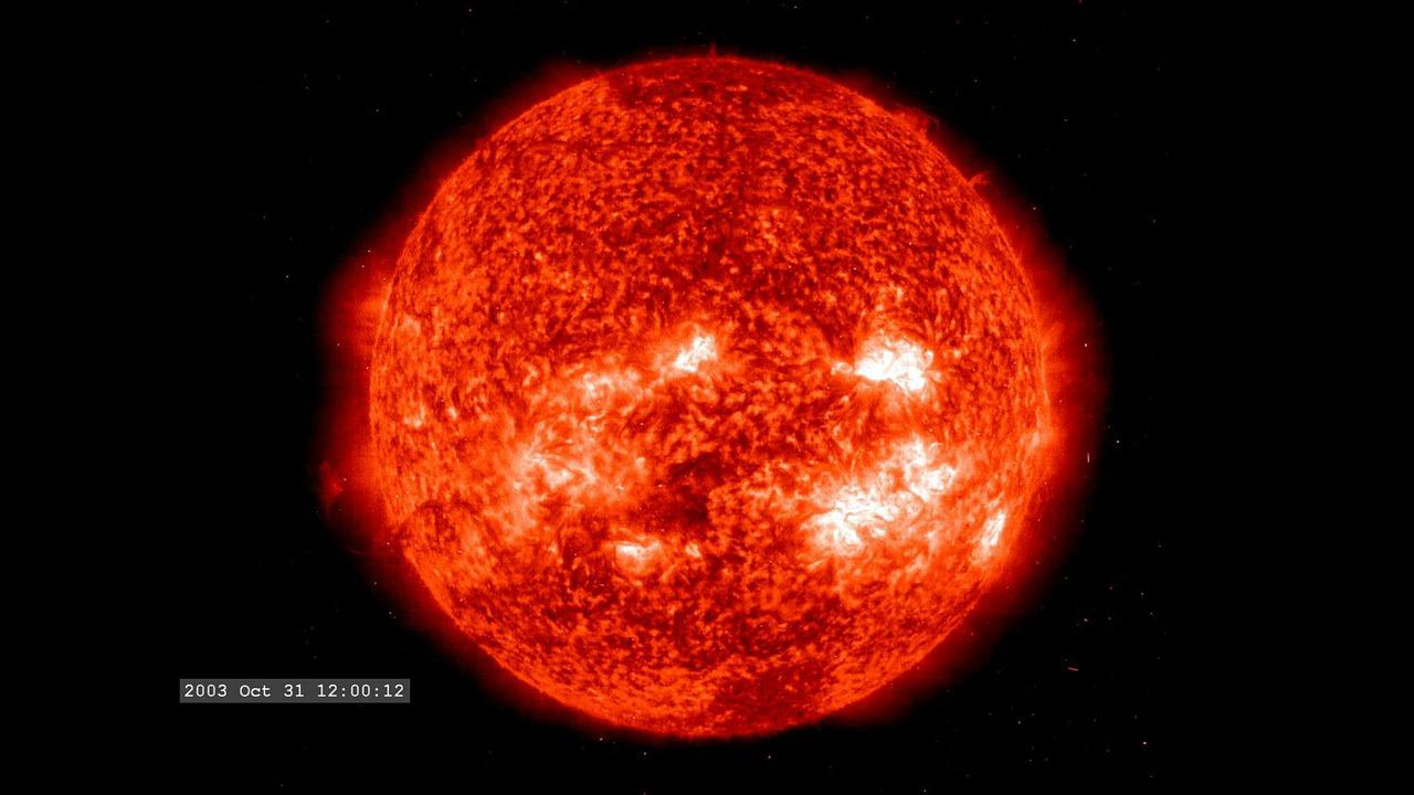 Bola de plasma lançada por mancha solar "morta" chegou à Terra 