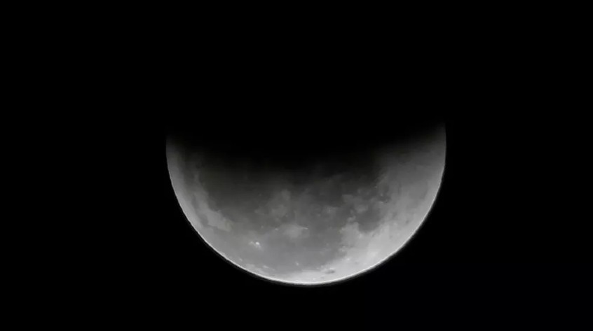 Eclipse lunar total e chuva de meteoros: confira os fenômenos que marcarão o mês de maio no Brasil
