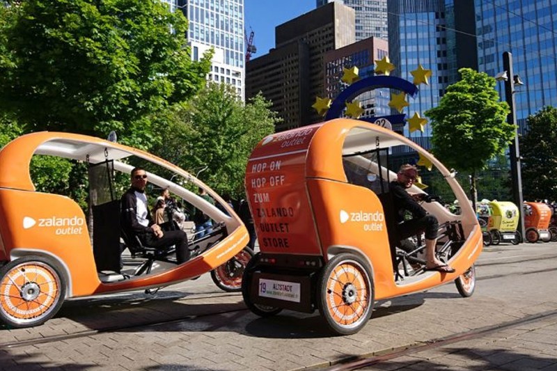 Triciclo elétrico é utilizado como táxi urbano: confira