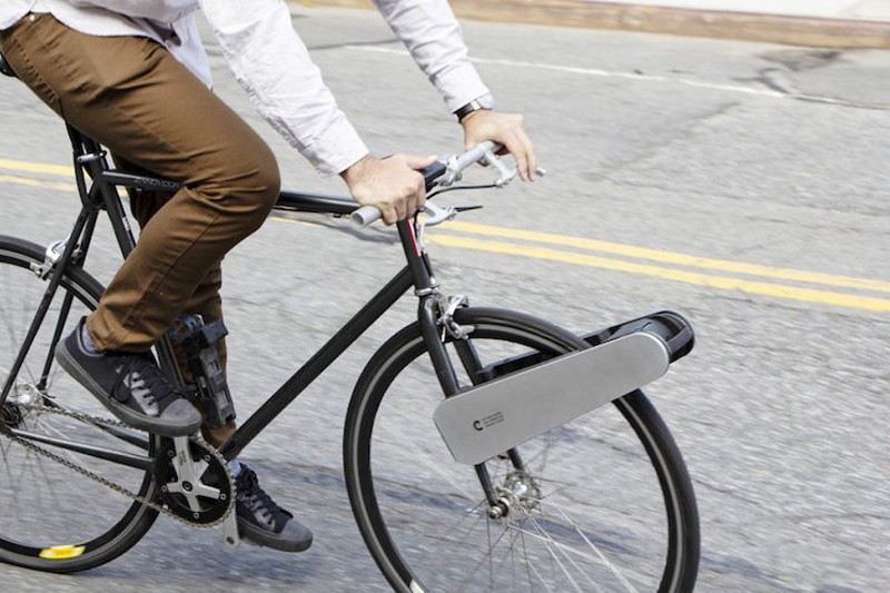 Esse dispositivo pode converter qualquer bicicleta em bike elétrica