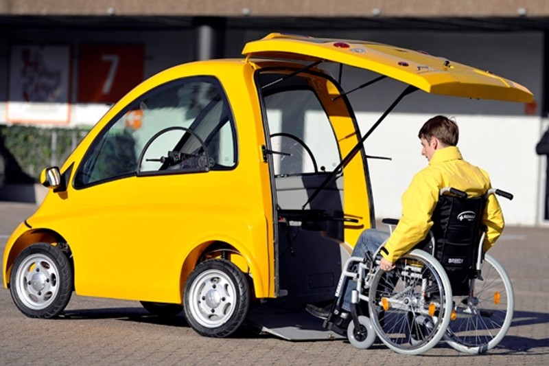 Primeiro carro elétrico para cadeirantes sem habilitação foi criado: confira