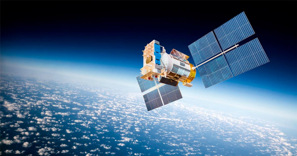 Satélite no espaço. Amazon lança seus primeiros satélites de internet, rivalizando com a starlink da SpaceX