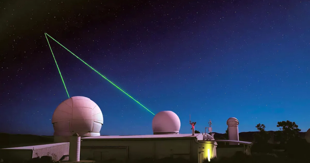 Startup japonesa planeja vaporizar lixo espacial usando lasers