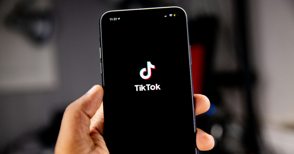Câmara dos EUA avança com projeto para banir TikTok