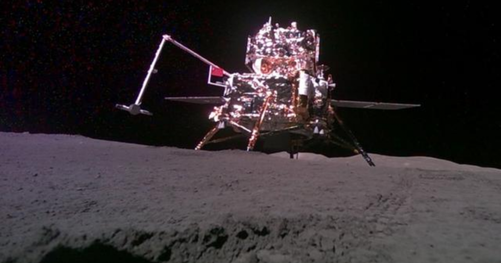 Selfie histórica do Rover chinês na Lua.