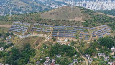 Niterói transforma morro com risco de deslizamento em usina solar que abastece 19 creches